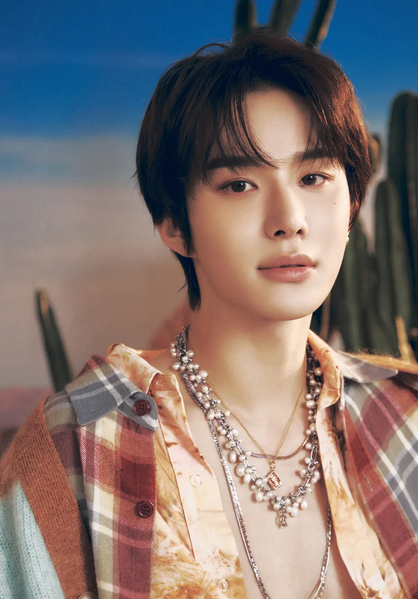 파일:정우 WALK2.webp