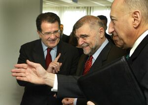 192ec0aadbd3db64e4c270ec0a7759e0.jpg
