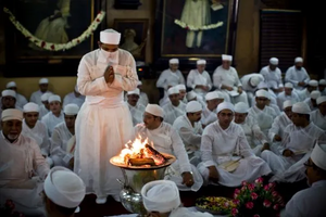 External-fabweb.org-1-zoroastrianism-prayers.webp