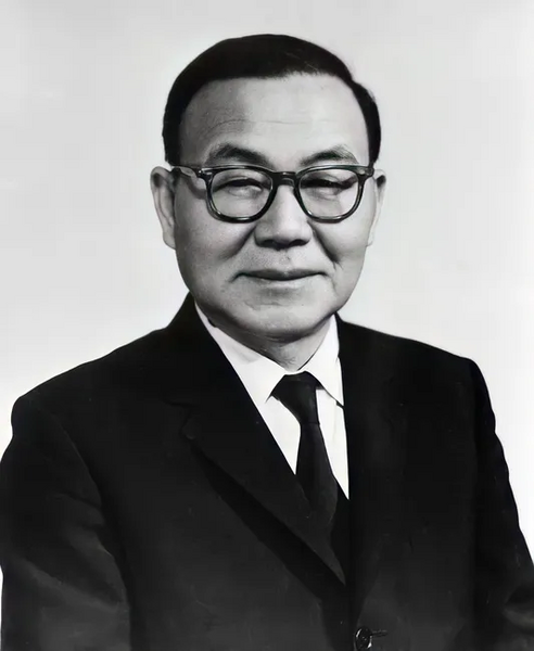 파일:윤보선 사진.webp