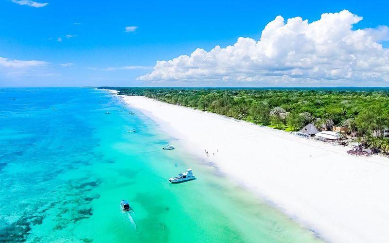 파일:Diani-beach-safari.jpg
