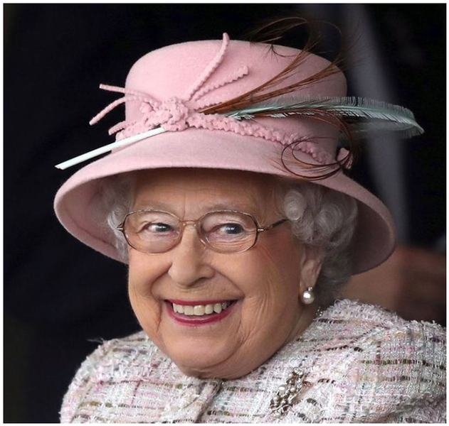 파일:ElizabethII.png