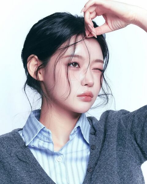 파일:아사노 사쿠라 프로필 (1Q84).jpg
