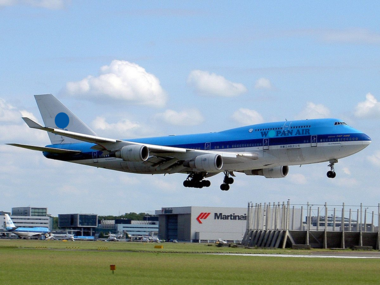 월본항공 B747-400.png