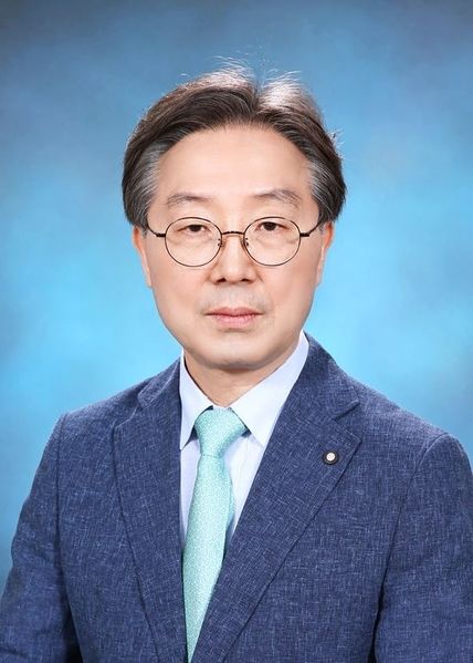 파일:총장 이재호.jpg