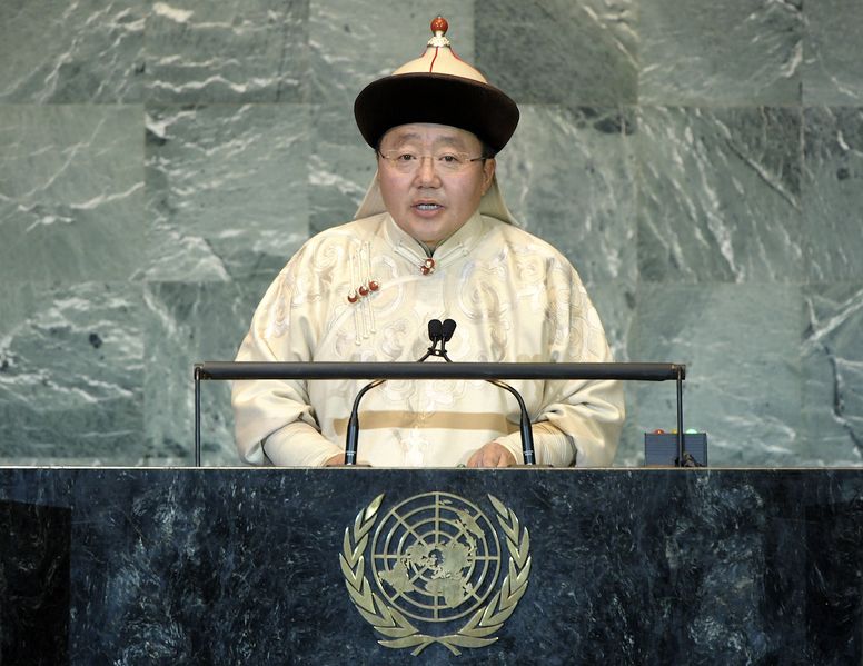 파일:MONGLIA Vladimir Listen.jpeg