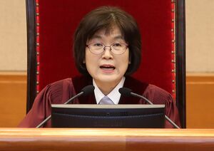 이정미 원로대신.jpg